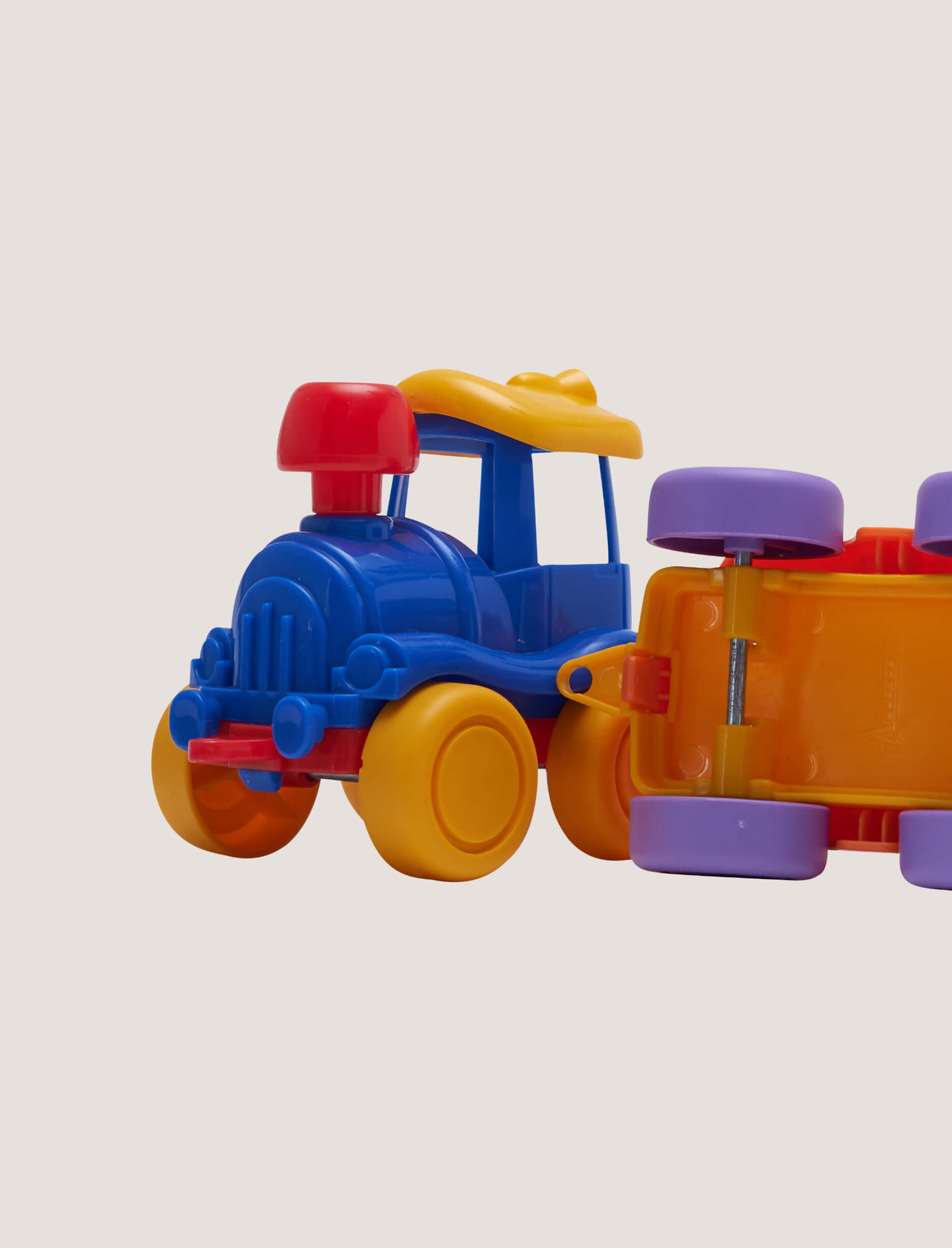 Connectable Car Toy